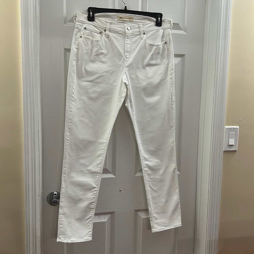 White Girlfriend jeans